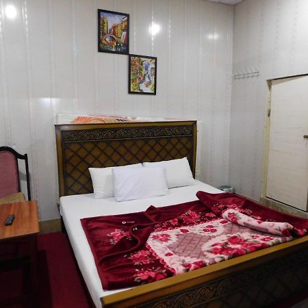 רוואלפינדי Rex Hotel מראה חיצוני תמונה